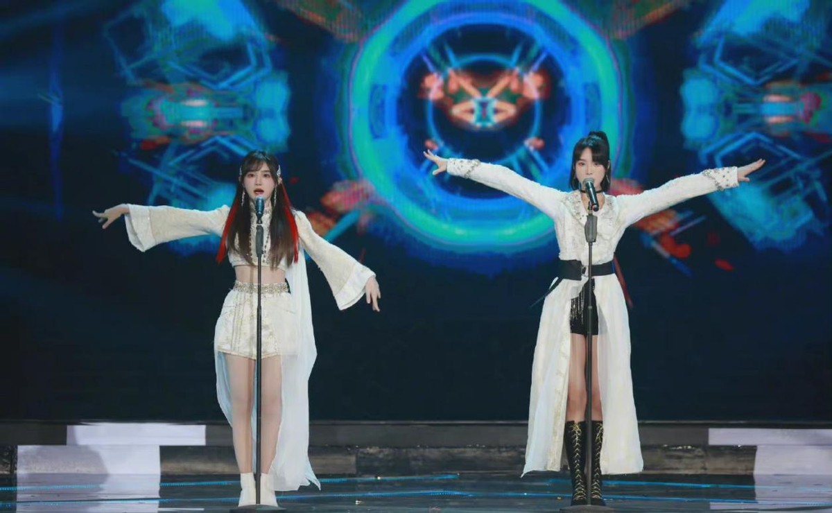SNH48金曲大赏：8个舞台登上热搜，3对曾经的CP有你的意难平吗？