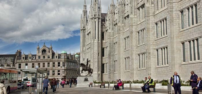 想去英国留学又怕资金不够？英国留学负担最低的10个城市