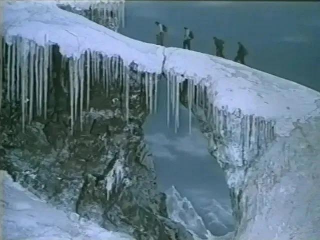 世界电影（0132）苏联电影《水银湖上的魔影》（1956）剧照欣赏