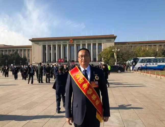 5年一选！这13人先后登上人民大会堂，获这一最高荣誉，还是校友