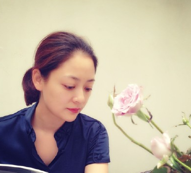 离婚13年后，连奕名和陈佳妍的生活状况有何不同？