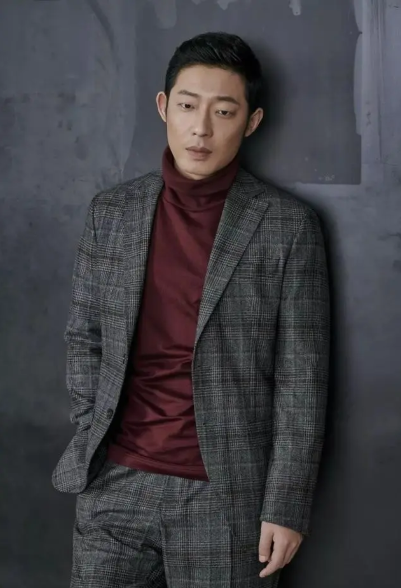 《丑女无敌》14年，男主改名难改运，女主无戏拍，男配成一线