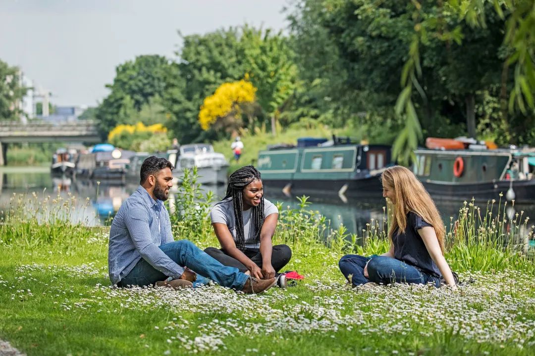 英语的故乡，走进伦敦大学联盟中唯一的校园式大学