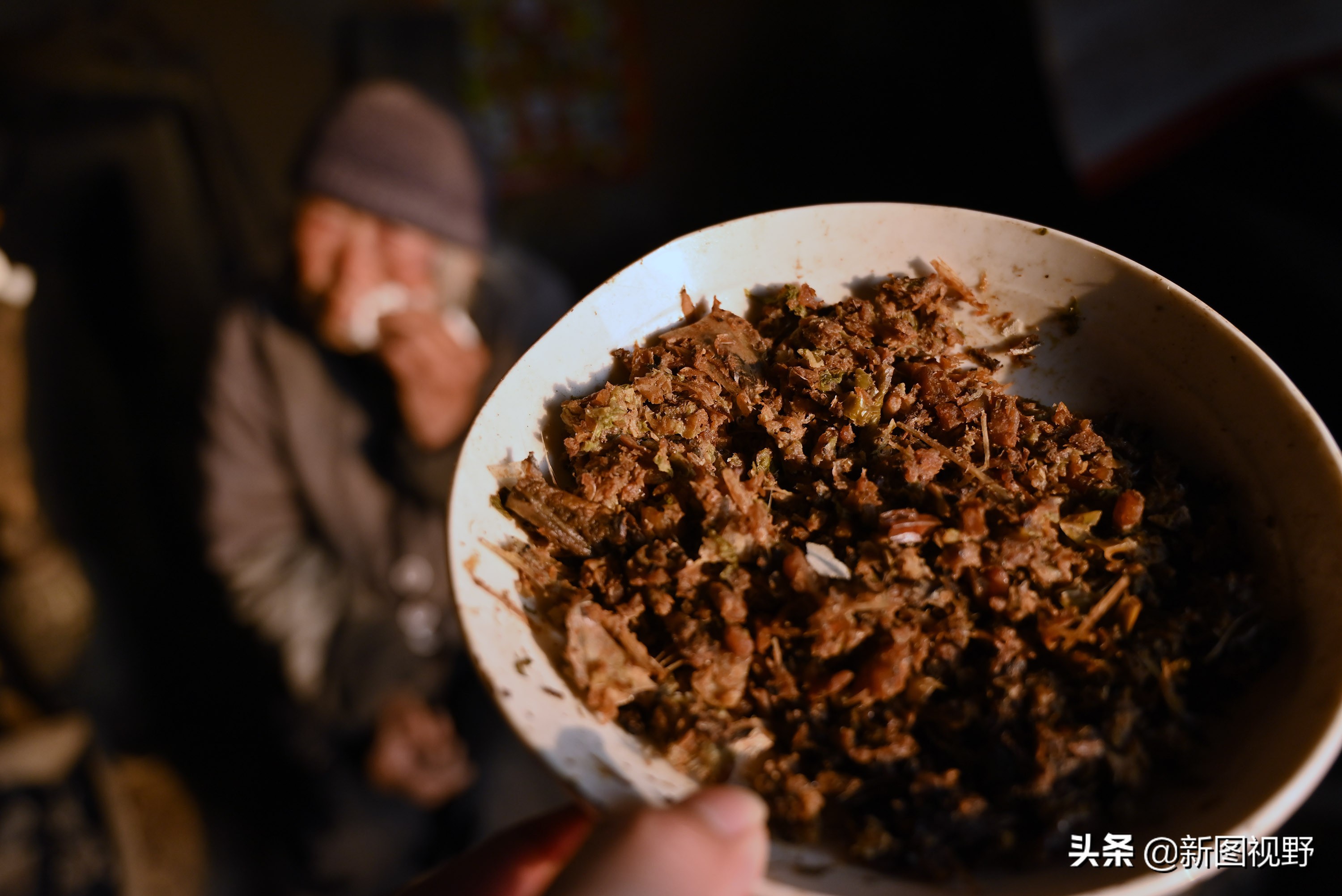 102岁奶奶，爱吃1种荤菜，63岁儿子透露3个长寿原因，看看是啥