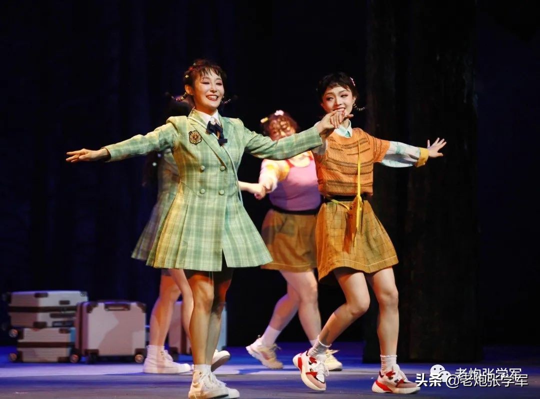 《天生一对》唤醒冷却的温情，满江演的那个爹很亮眼