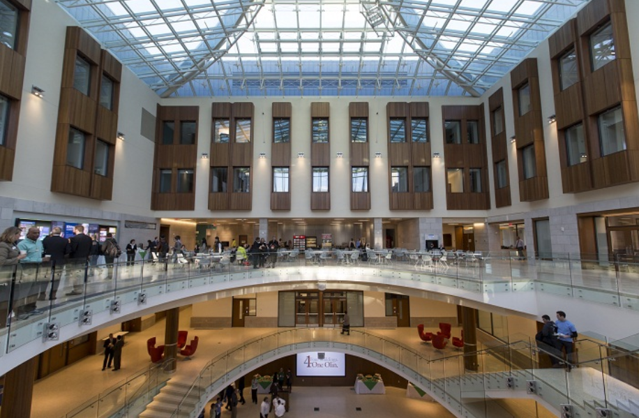 10所录取难度最高的美国本科商学院，申请难，“钱”景好