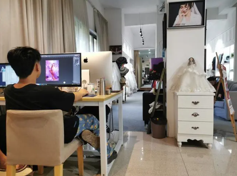 2014年新疆女孩瘫痪失忆，醒来只记得男友，男友不离不弃创造奇迹