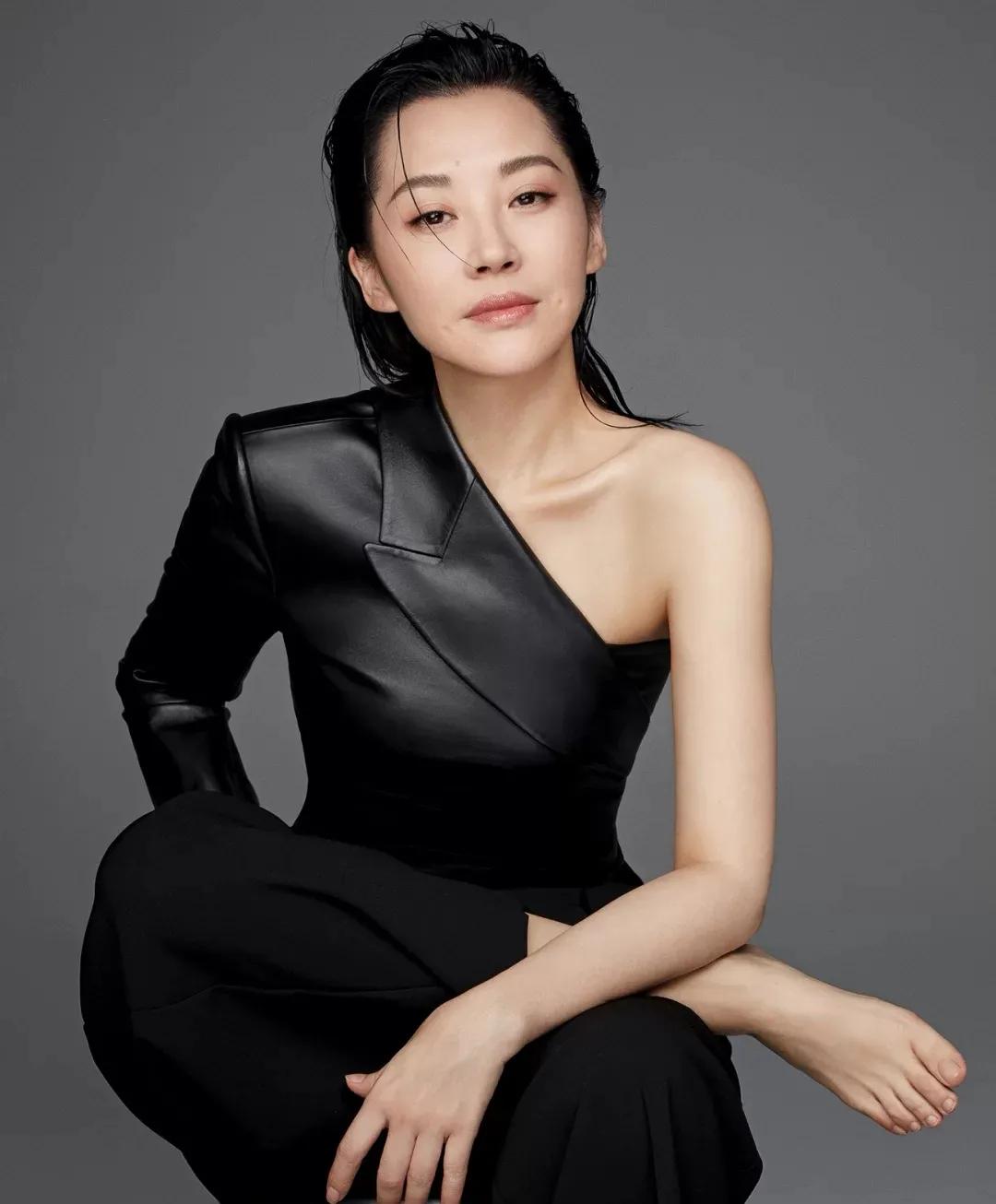 许晴的梨涡浅笑,状态太好了