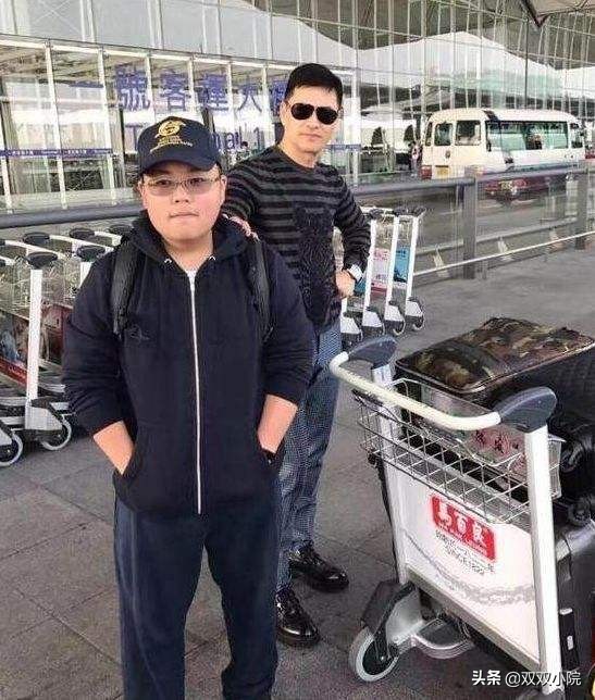 遗传真的是1门深奥的学问，父母均是神仙颜值，儿女却一言难尽