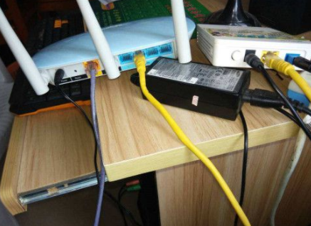 无线路由器网络为何不定时卡顿无连接 , 接下来告诉你