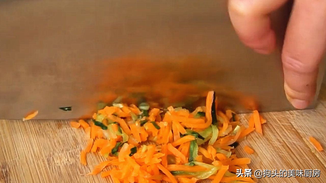 省事的菜卷，不和面不醒面，一擀一卷，营养丰富味道鲜，孩子喜欢