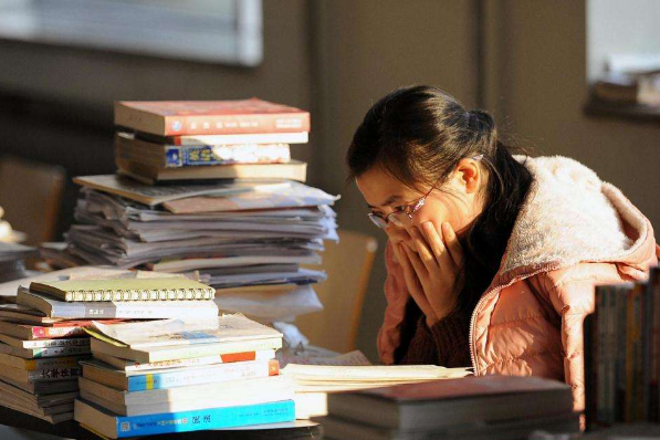 清华美女博士走红，号称“小石原里美”，每段学习经历都与众不同