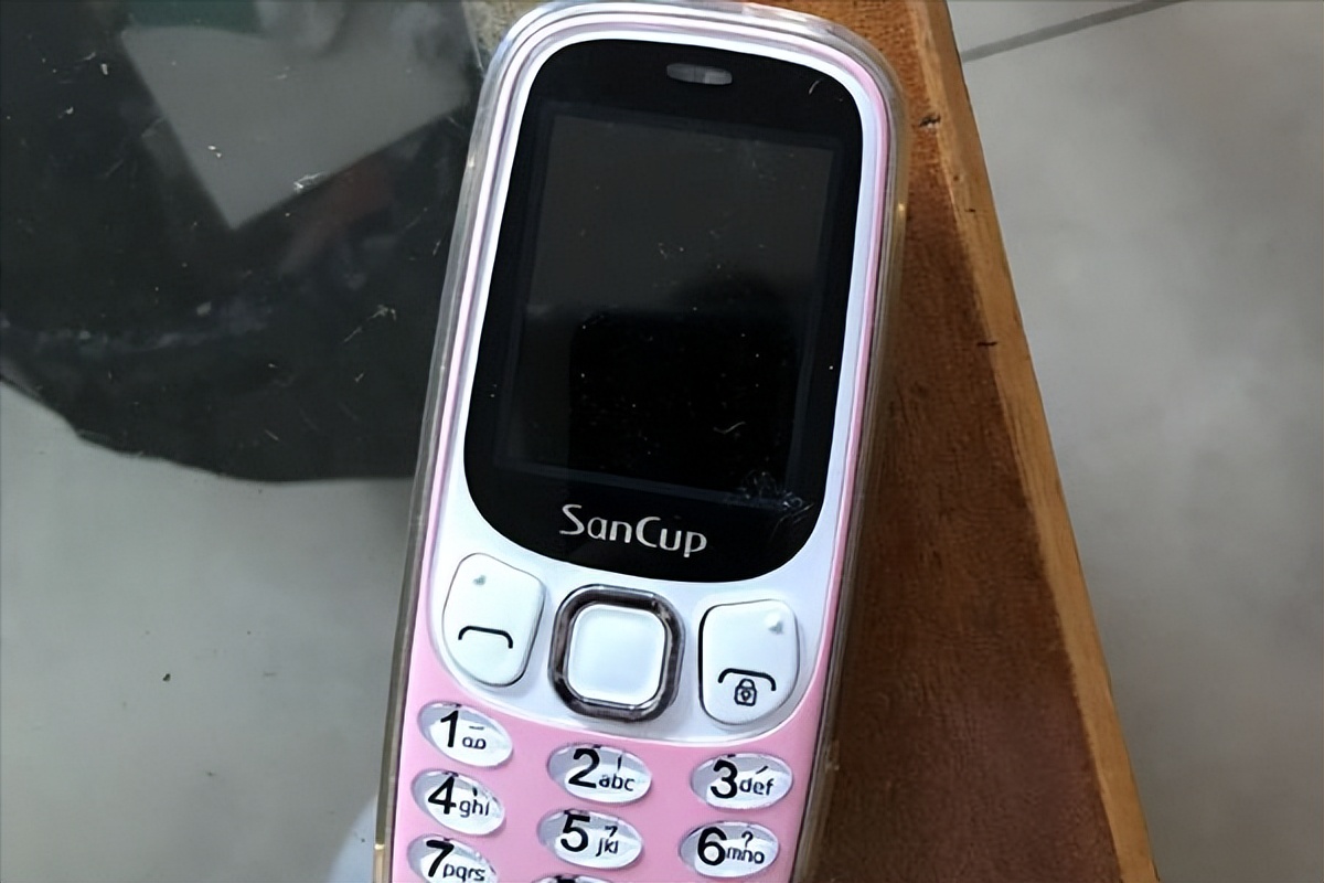 湖北女孩全市第一考进北大，收到通知书时才知道，妈妈患癌1年了