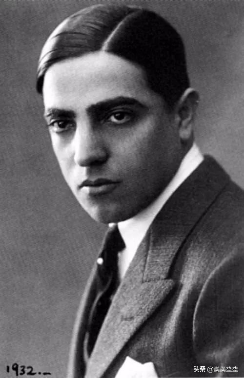 20世纪最伟大的女高音歌唱家玛丽亚·卡拉斯，为爱心碎而死