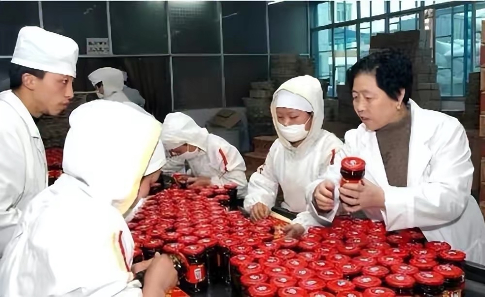 75岁的陶华碧：两个儿子，一个建烂尾楼，一个砸了“老干妈”招牌