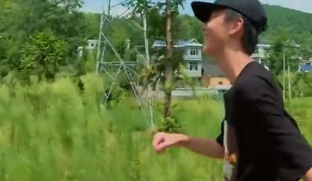 郑子豪：网瘾成性被送去变形，高温暴走7小时，成了节目组的噩梦