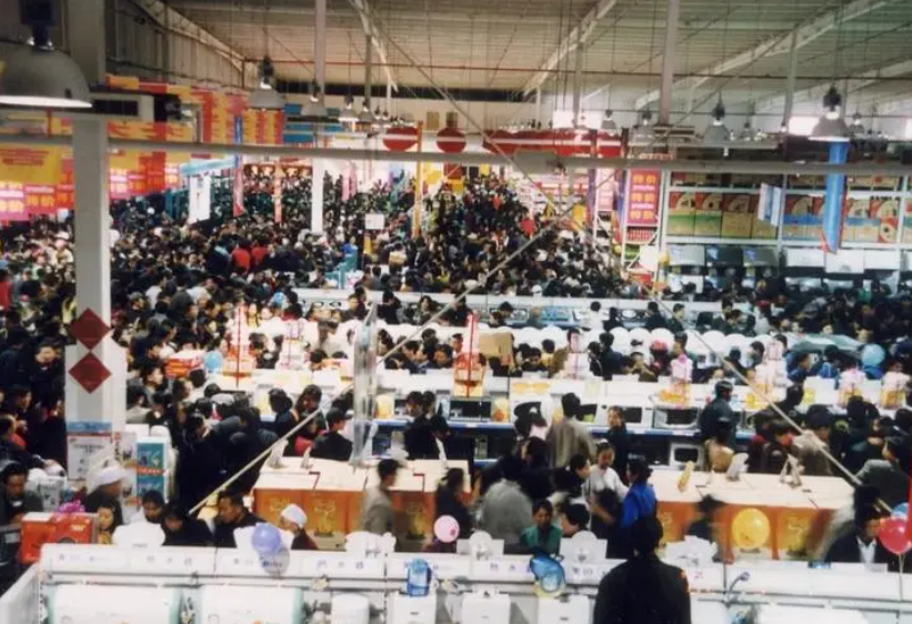 湖南女贪官落马记：色诱40多人，被84岁老汉扳倒，因怀孕被判死缓