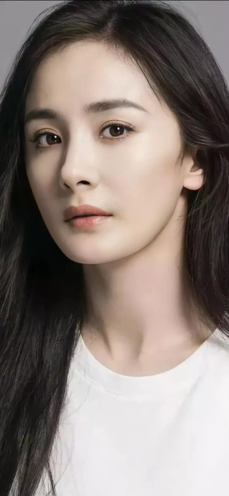 请欣赏20位女明星清纯唯美的高清美照