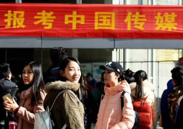 2022中传艺考第一名林恩赐，长相出众，舅舅的教育方式堪称典范