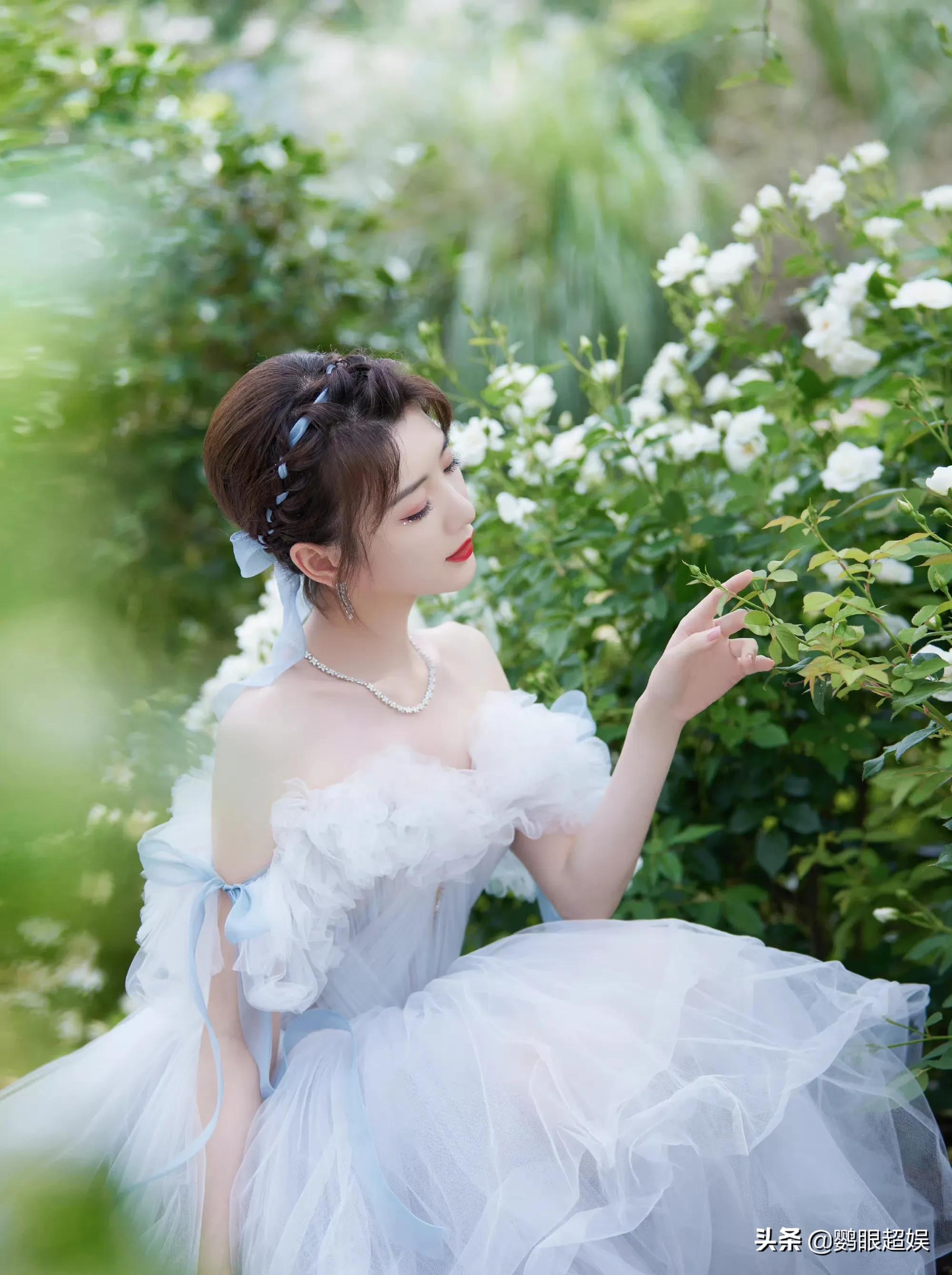 央视镜头下的毛晓彤，每一帧都是大片