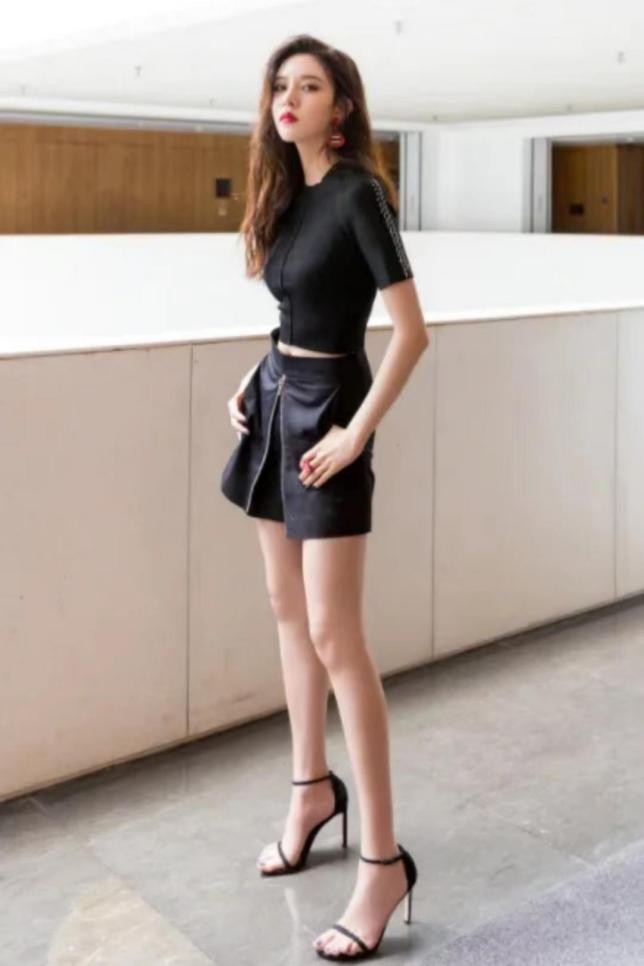 a4腰,大长腿,巴掌脸,这些中年女星的身材,简直迷死人