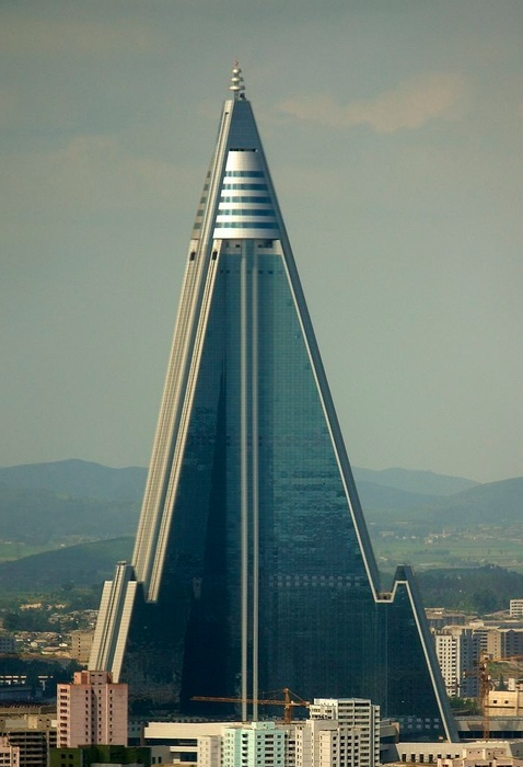 世界第一烂尾楼的朝鲜柳京饭店,耗时30年建成,为何从不对外开放