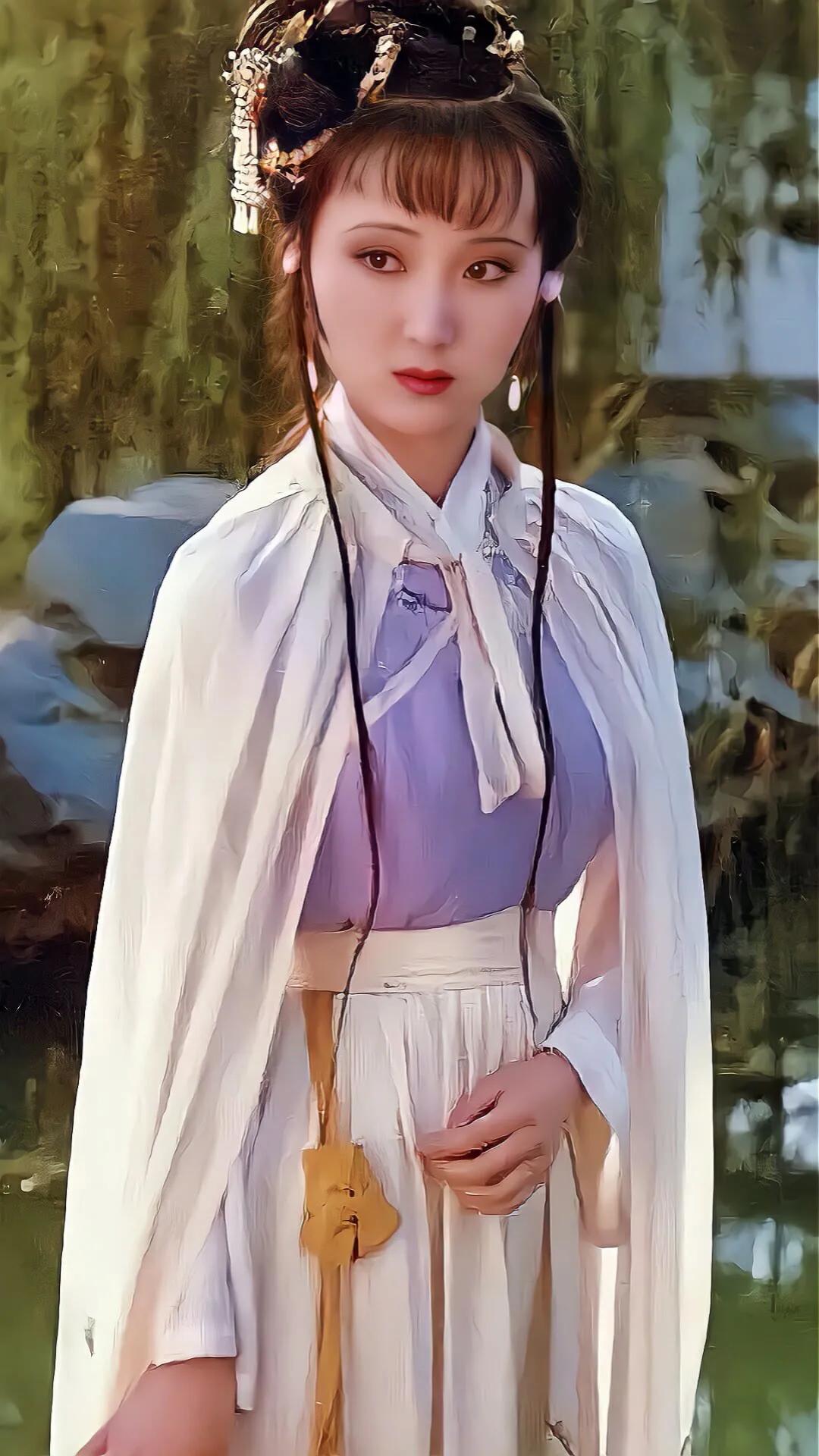 陈晓旭的林黛玉太美太经典了,她的一颦一笑,都已成为无法超越