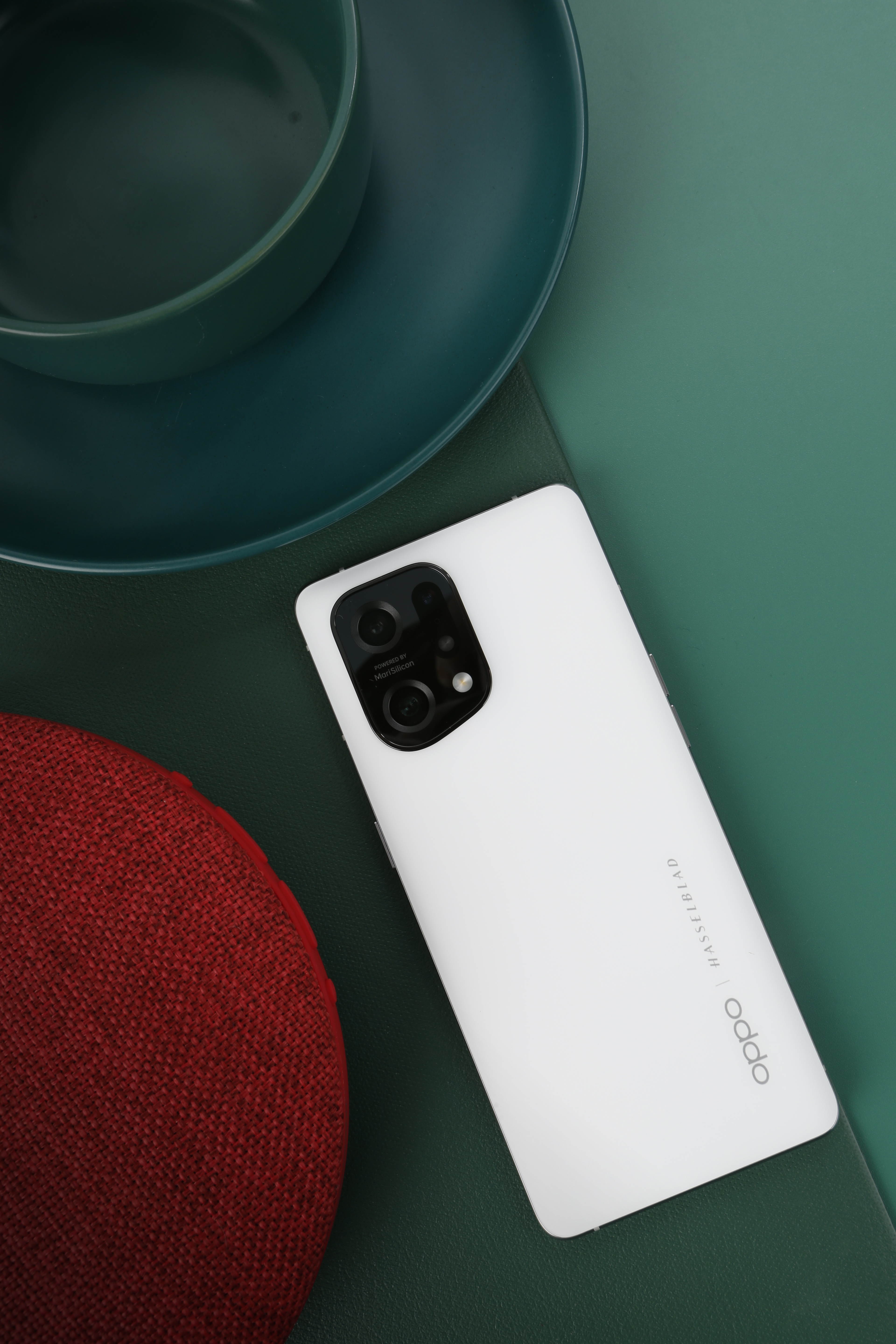 “美貌与内涵俱佳的‘轻’旗舰”——OPPO Find X5浅析