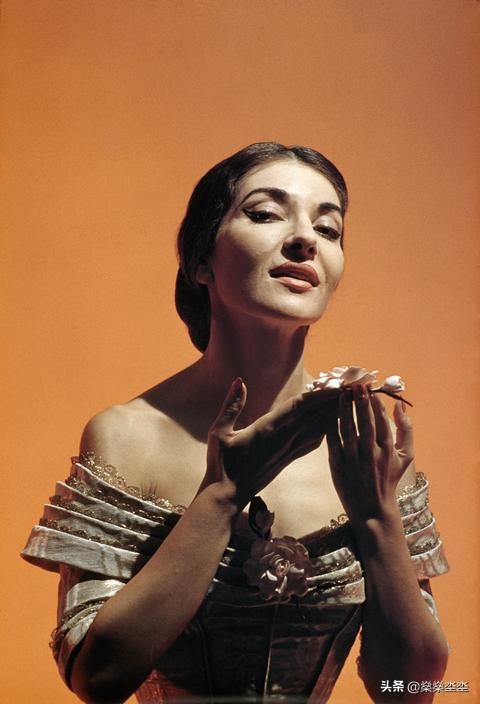 20世纪最伟大的女高音歌唱家玛丽亚·卡拉斯，为爱心碎而死