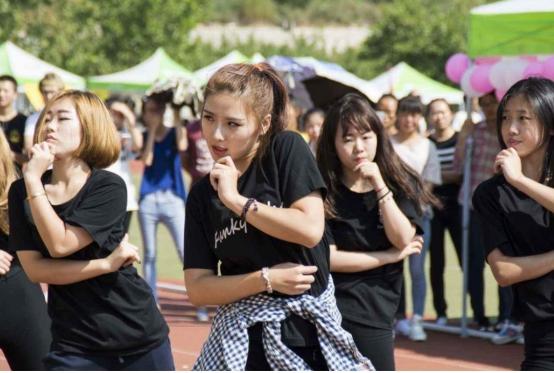 读大学期间，不参加校外活动、学生会、社团，对日后有影响吗？