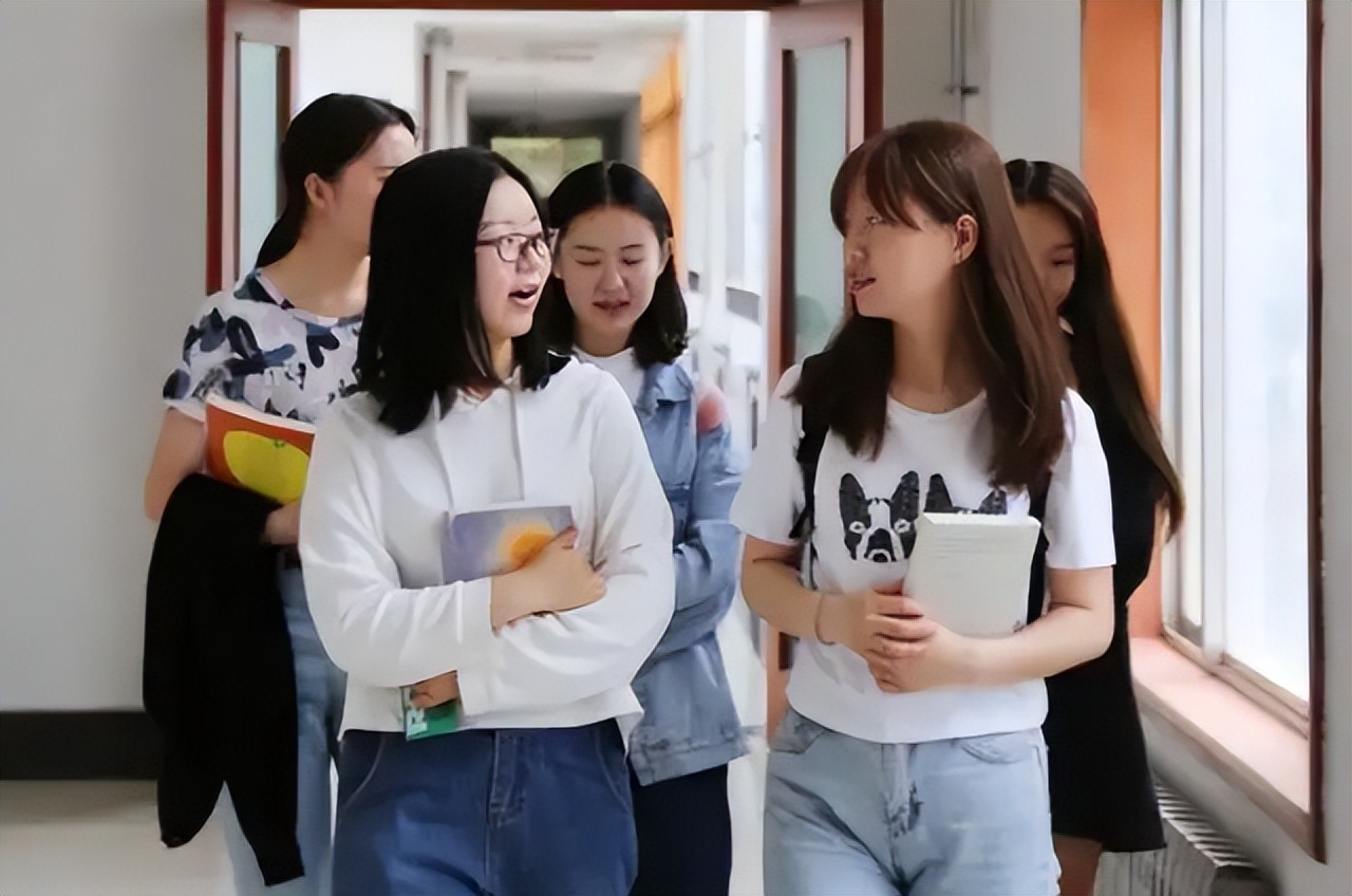 大学住宿费一年一般多少（普通家庭培养一名大学生）