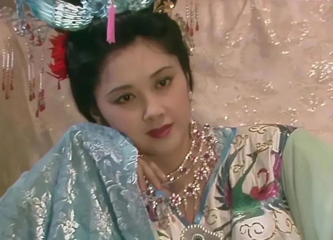 12位年过50的美人今昔颜值对比：有人还敢演丫头，有人整容致脸崩