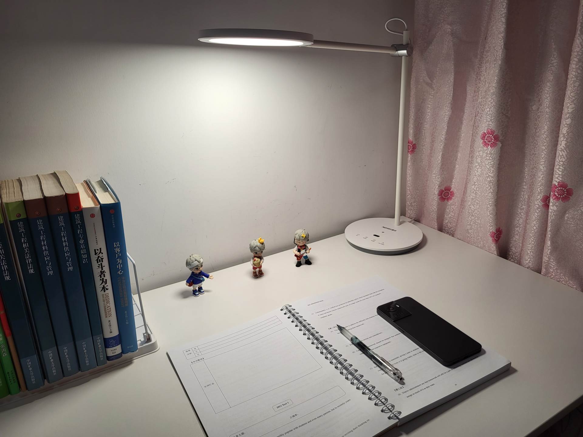 健康光源，专业护眼，宝爸宝妈的臻选——南卡护眼台灯L1