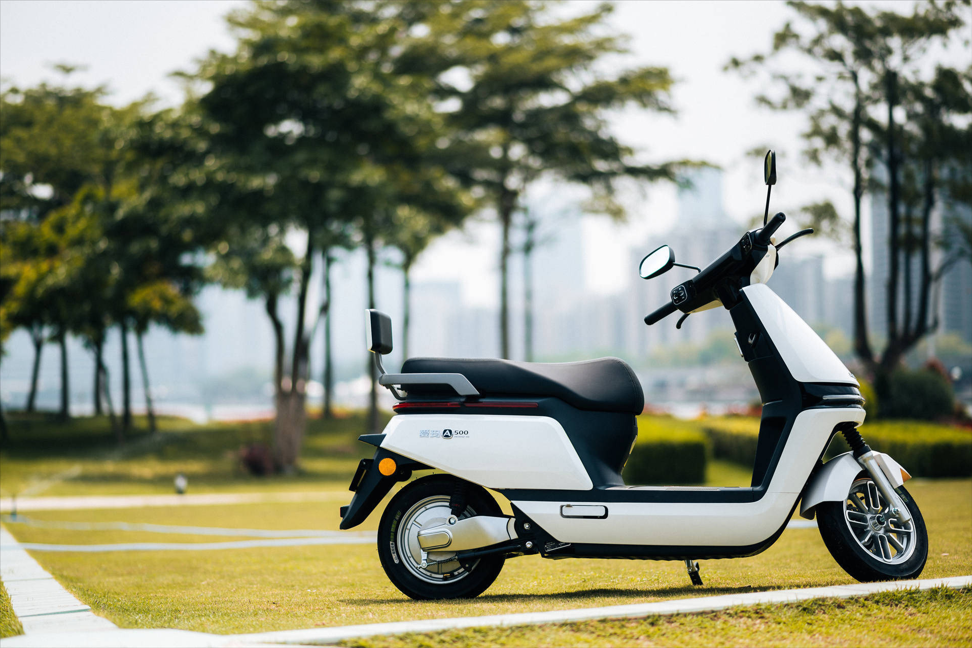 这2款高续航电动车,一次充电续航400里,可代步和外卖,实用性强