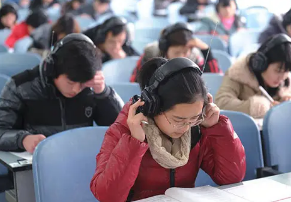 四六级名额要靠“抢”？不仅如此，对于报考资格学校也有了新规定