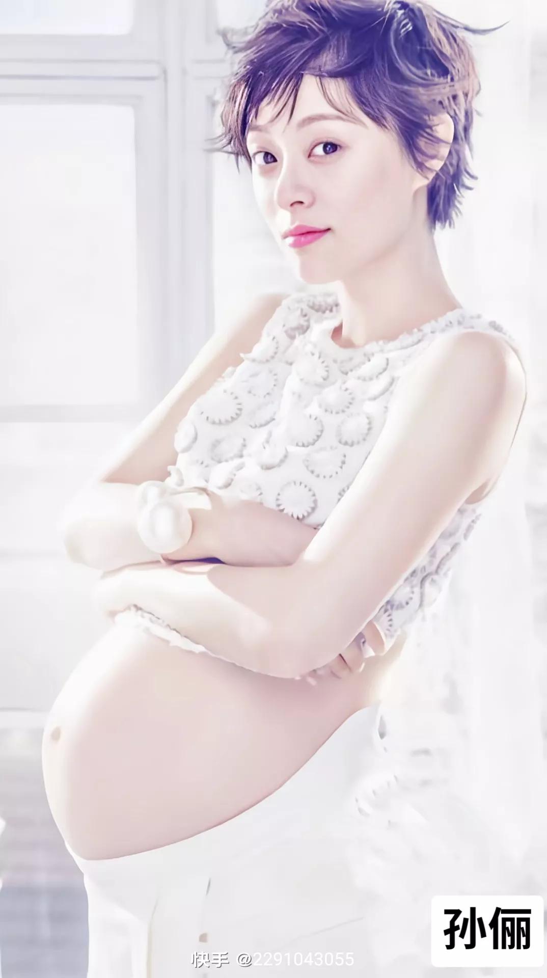 明星怀孕靓照！谁最美、谁身材最好，评论区里给点评