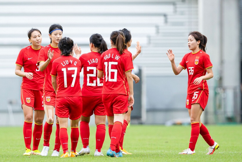 奥运会女足赛程(2-0到3-2！中国女足追击“元年冠军”，上限3-1取胜，4巨头要发力)