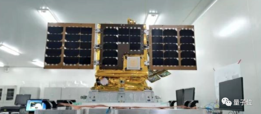 武大50名学生将卫星送上天！用了老师800万经费，搭长征八号升空