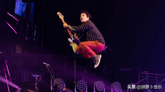 今日欧美圈：Cardi B新单本周发行，绿日主唱宣布将放弃美国国籍