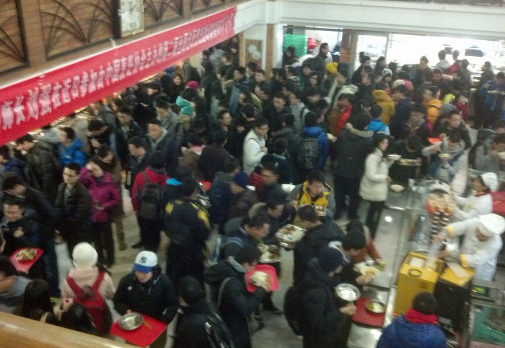 7年前，反杀校园霸凌者的十五岁少年陈泗翰，出狱后梦想成为律师