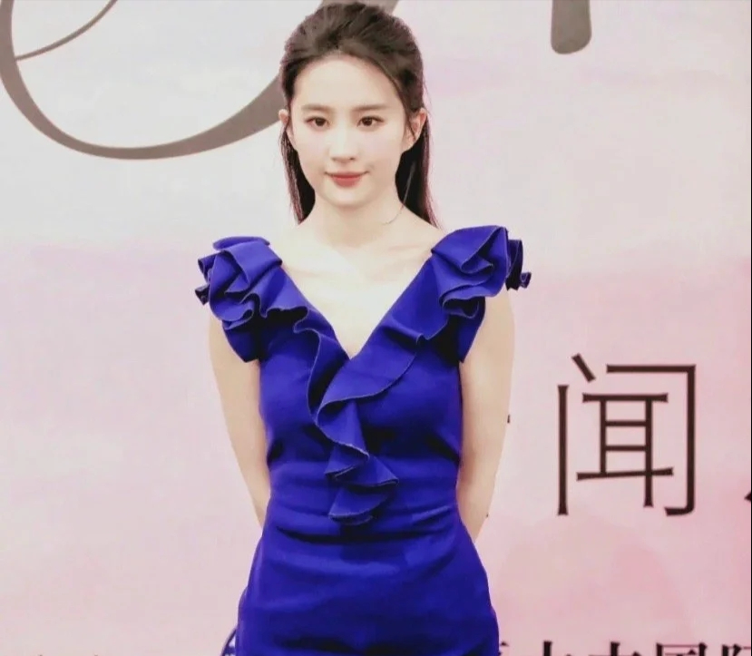 刘亦菲穿过的礼服㈡