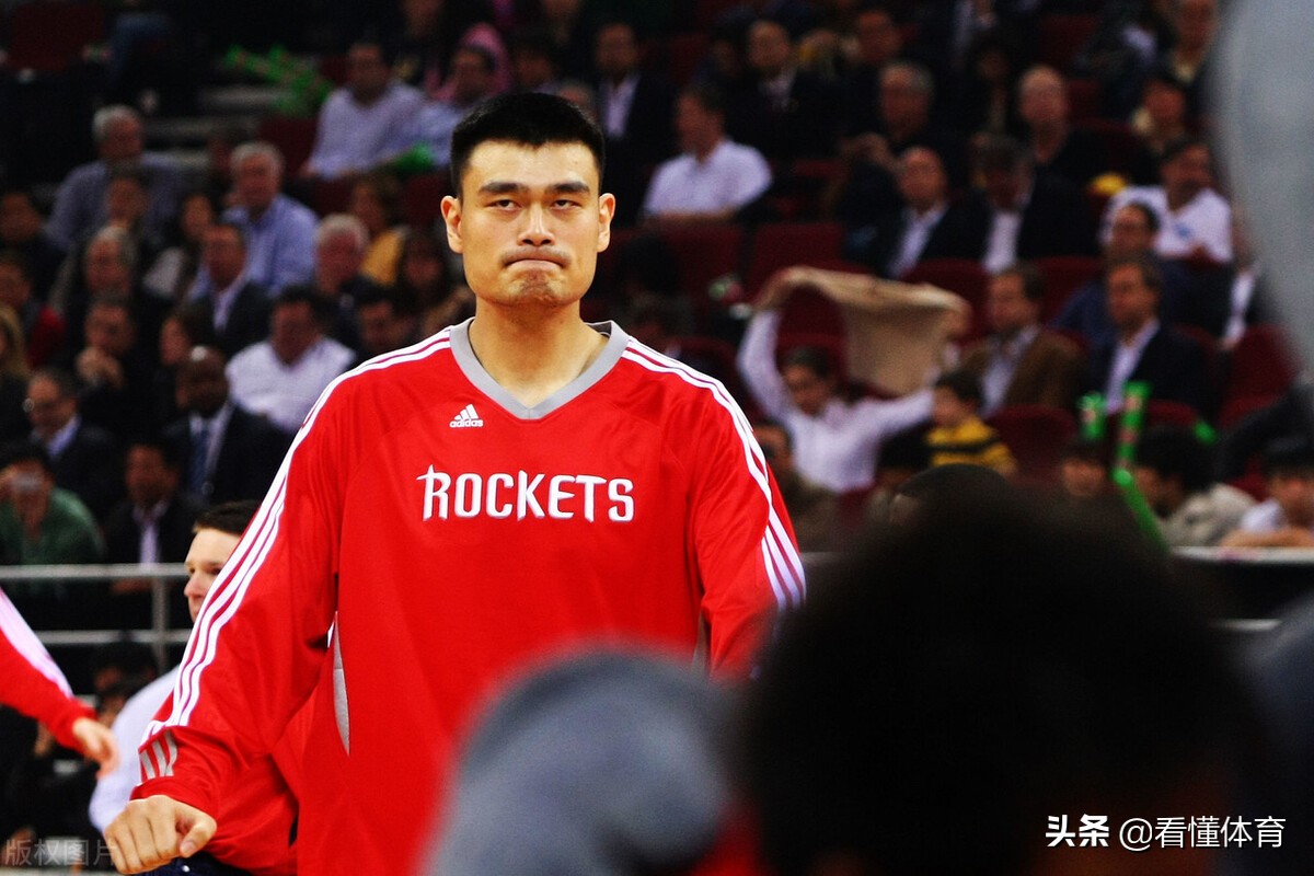 为什么中国人要进nba(为何进入NBA的中国球员大多为内线球员？)