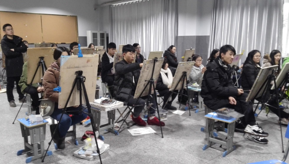 美术生毕业就等于失业？25个专业名单公示，绘画不过是其中之一