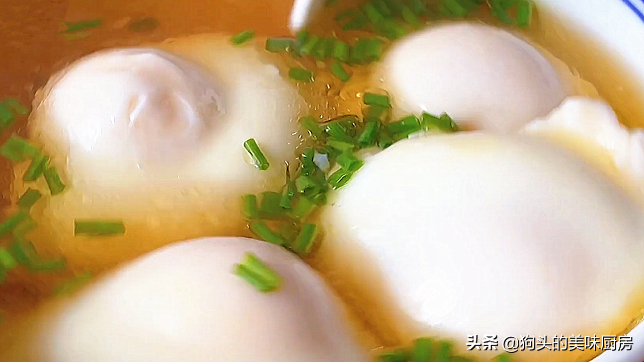 这技术煮荷包蛋太厉害了，不散花无白沫，又圆又光滑，太简单了