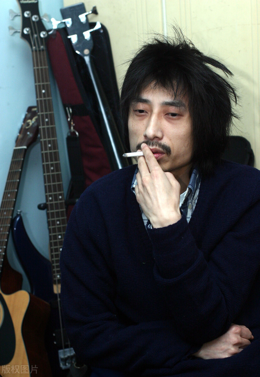 第四首:《向阳花》向阳花是由著名表演艺术家"孙海英"(谢天笑)老师