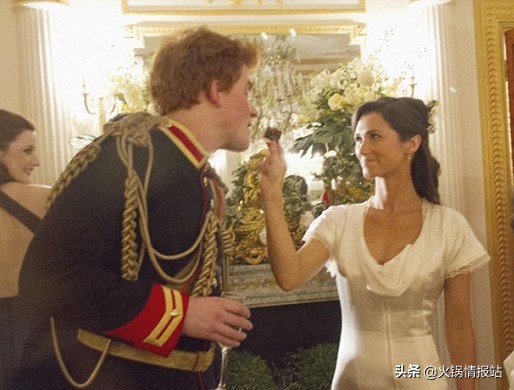 英国王子婚礼(弟弟在婚宴上比哥哥还“猴急”？哈里成功“抢戏”威廉王子婚礼)
