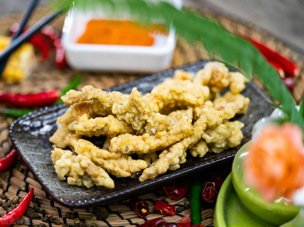 小酥肉的正宗做法(这2步很关键鲜香味美酥脆)