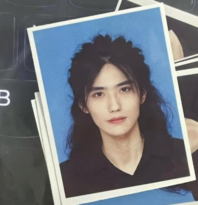 安徽一高校男生走红，长发飘飘且温润如玉，网友：小说照进现实