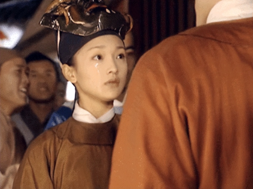 “歪瓜裂枣”别硬演公主，这9位女星告诉你，什么才叫金枝玉叶