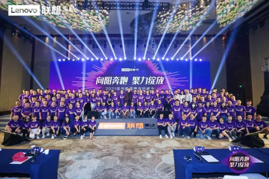 二十余載 肝膽相照｜零售賽道與消費(fèi)者攜手向陽奔跑